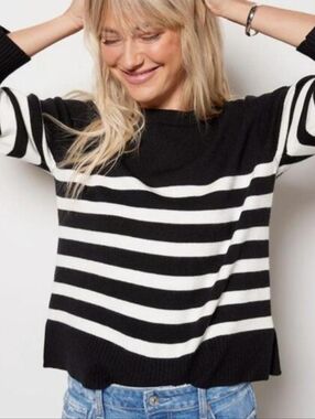 Evereve Black and White Striped Sweater XS